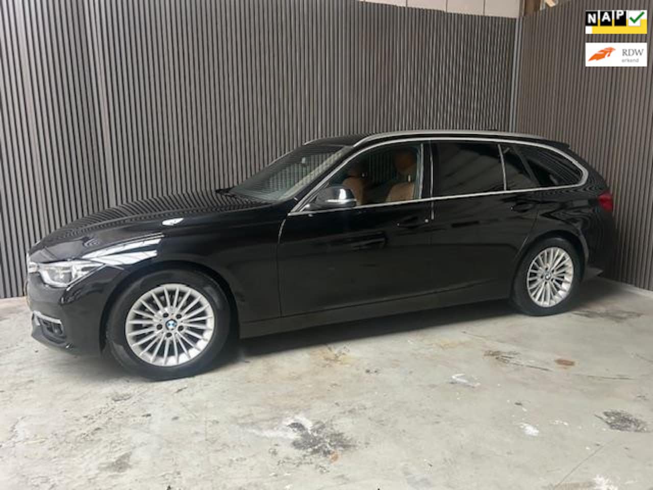 BMW 3-serie Touring - 318i Luxury Edition 318i Luxury Edition - AutoWereld.nl