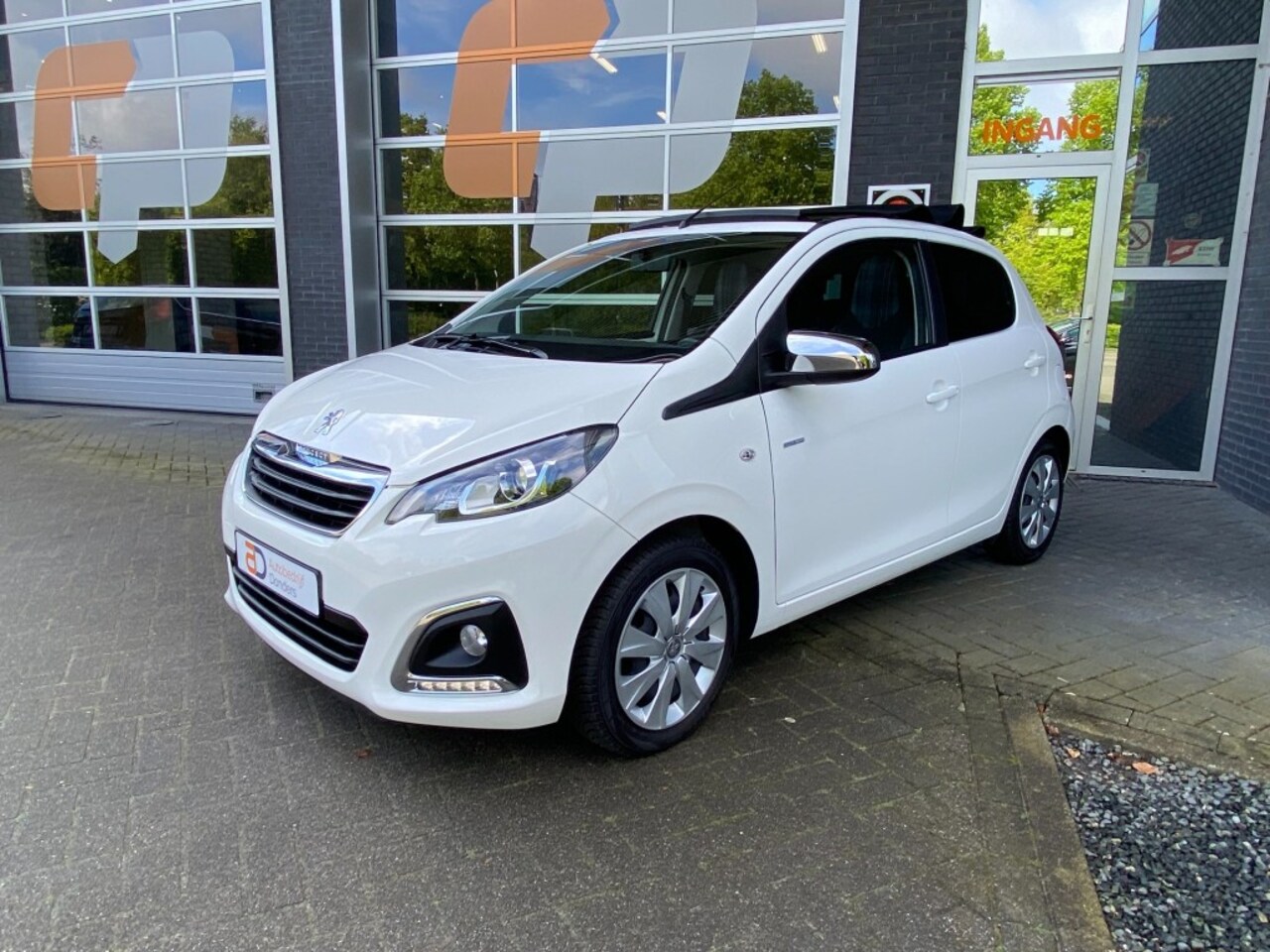 Peugeot 108 - 108 TOP 1.0VTI Style Carplay Stoelverw APK Garantie - AutoWereld.nl