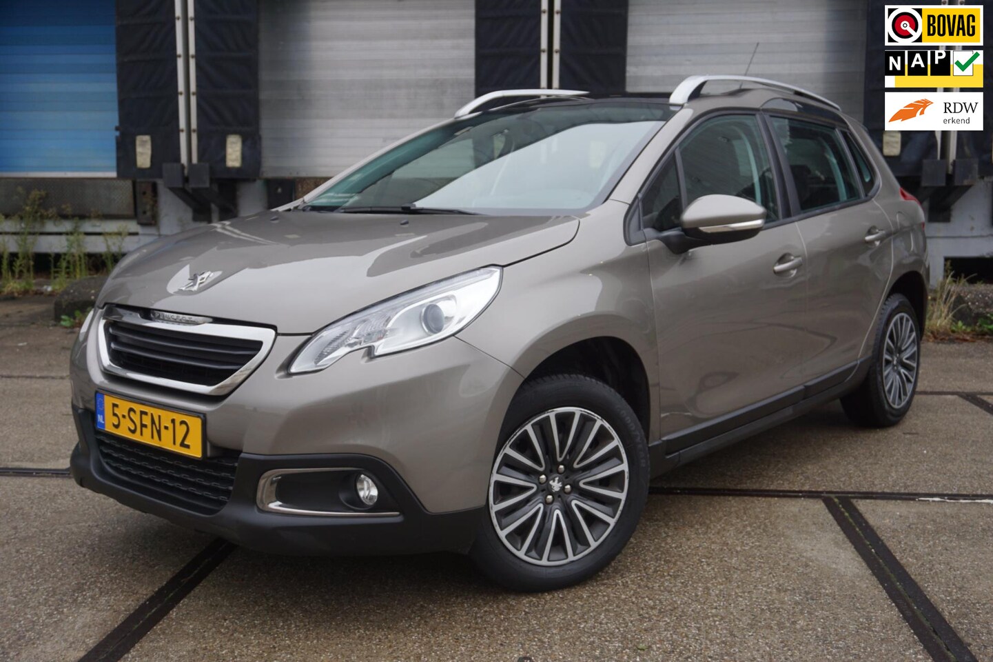 Peugeot 2008 - 1.2 VTi Active * Pano * Cruise * - AutoWereld.nl