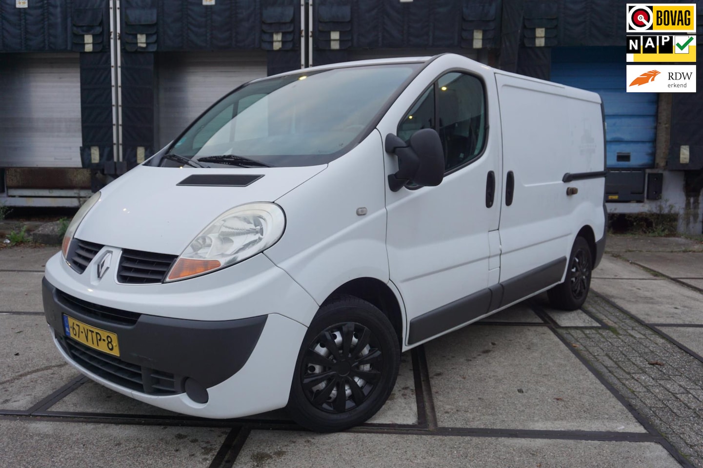 Renault Trafic - 2.0 dCi T27 L1H1 Générique DC 2.0 dCi T27 L1H1 Générique DC 2x schuifdeur - AutoWereld.nl