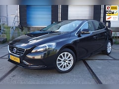 Volvo V40 - 2.0 T3 Momentum * Standkachel * 152 PK * Cruise