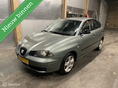 Seat Ibiza - 1.4-16V Sport inruil mogelijk