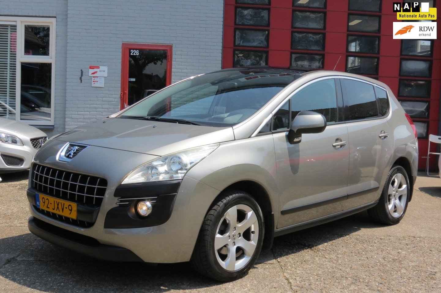 Peugeot 3008 - 1.6 VTi ,PANO DAK ARCO, HEAD UP, LM VELG - AutoWereld.nl