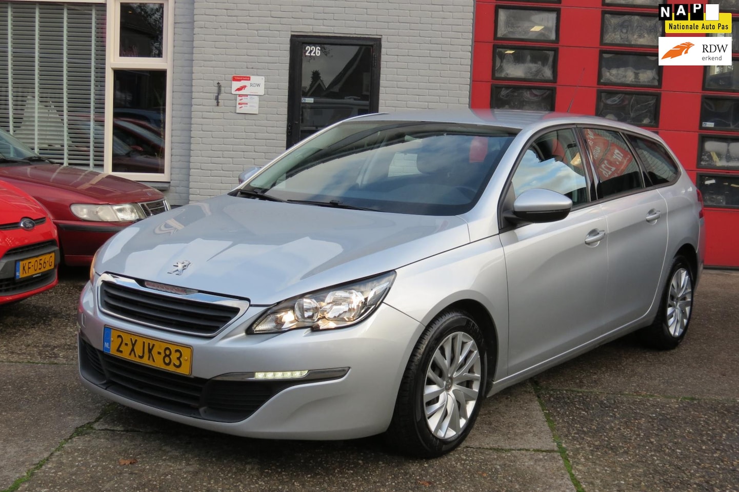 Peugeot 308 SW - 1.6 BlueHDI Access 1.6 BlueHDI Access ,NAVI ,PDC ,Dealer Auto - AutoWereld.nl