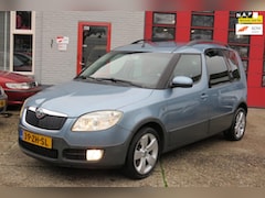 Skoda Roomster - 1.6-16V Scout uitvoering , Airco , Cr control, trekhaak