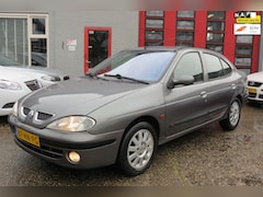 Renault Mégane - 1.6-16V sedan. AUTOMAAT , AIRCO, PDC