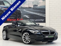 BMW Z4 Roadster - sDrive30i Executive Automaat 259 PK / UNIEK / F1 Schakel Flippers / Navigatie / Vol Zwart