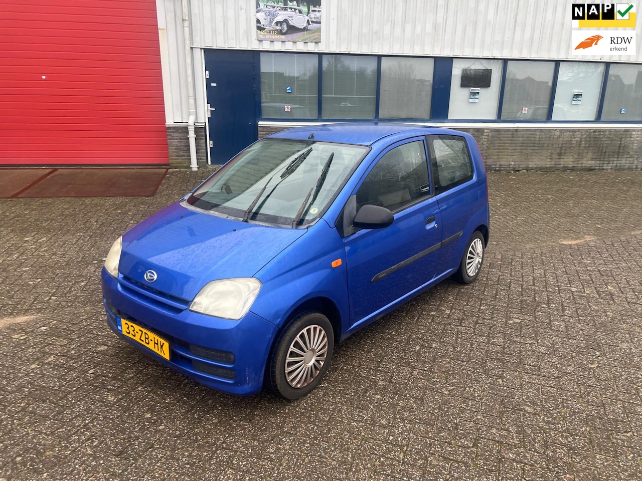 Daihatsu Cuore - 1.0-12V 100th Anniversary 1.0-12V 100th Anniversary ((( apk tot 10-2025 ))) - AutoWereld.nl