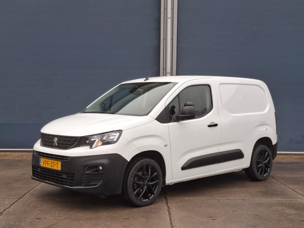 Peugeot Partner - 1.5 BlueHDI Premium AIRCO / CRUISE CONTROLE / NAVI / 105 PK / EURO 6 - AutoWereld.nl