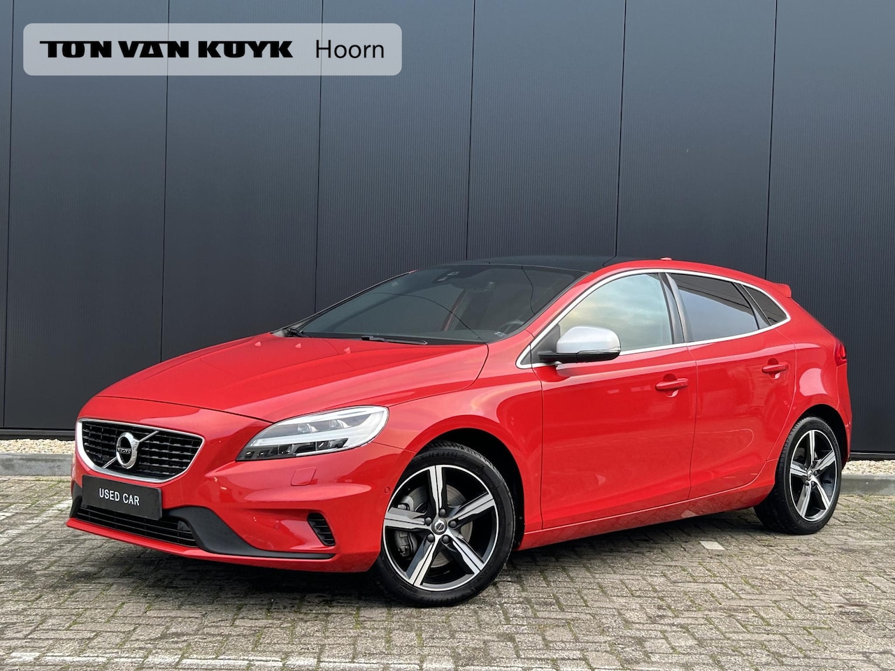 Volvo V40 - 1.5 T3 Polar+ Sport / Pan dak / Harman Kardon / Camera / Trekhaak / - AutoWereld.nl