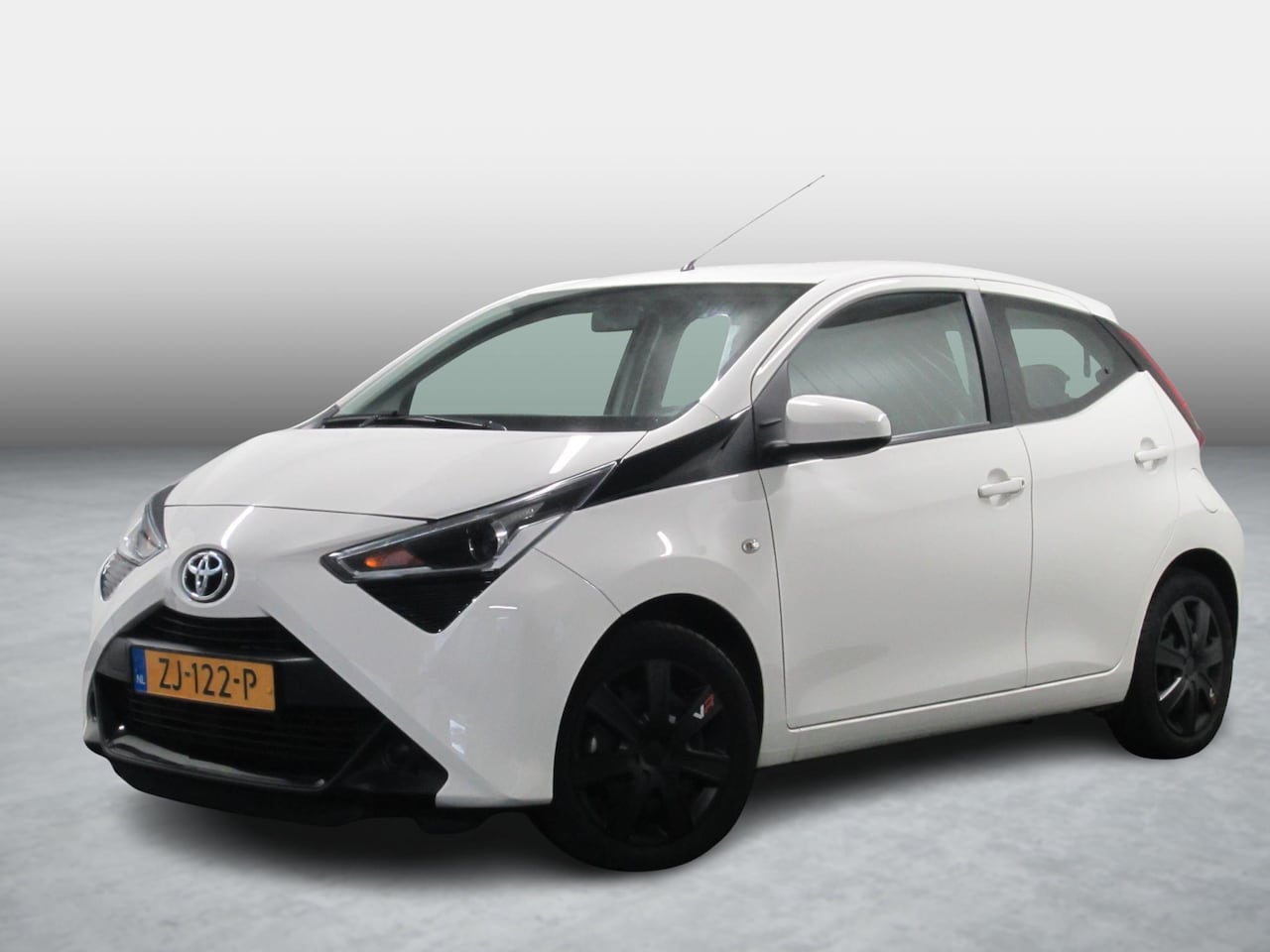 Toyota Aygo - 1.0 VVT-i x-play limited 1.0 VVT-i x-play limited - AutoWereld.nl