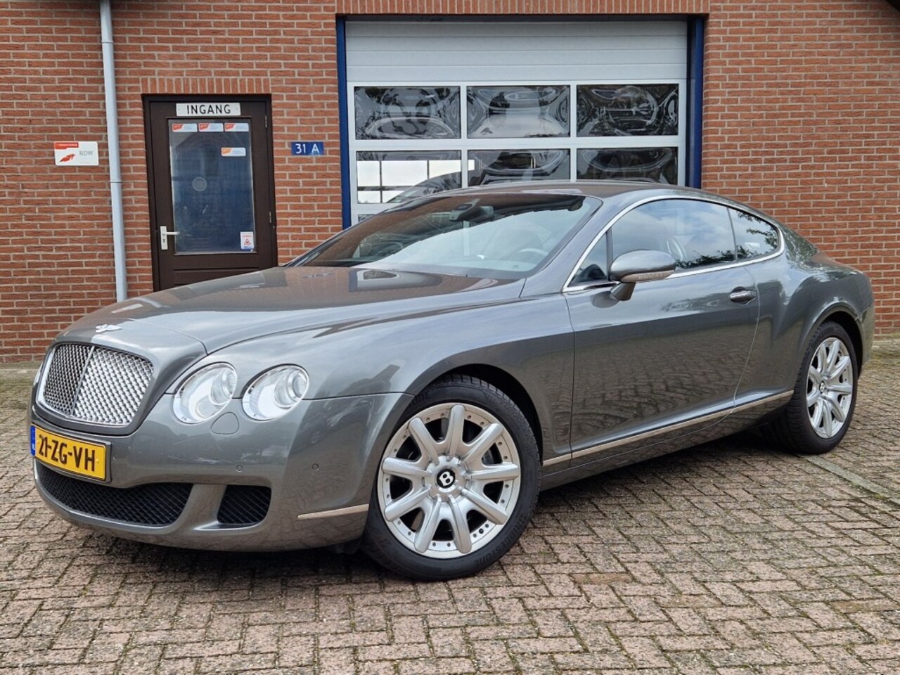 Bentley Continental GT - GT 6.0 W12 560 Pk Aut. Originele NL-auto Dealer onderhouden - AutoWereld.nl