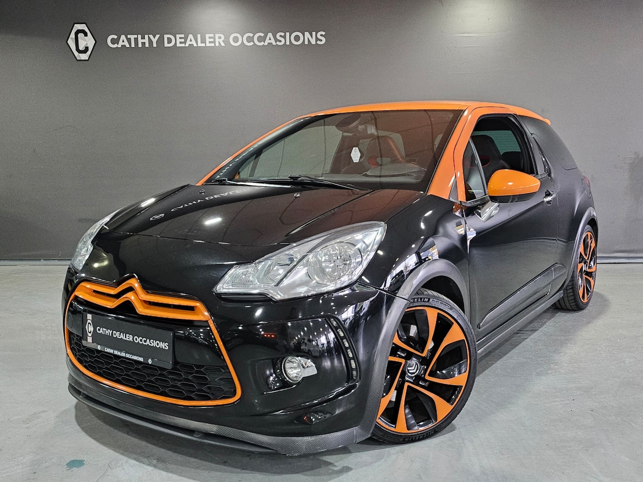 Citroën DS3 - 1.6 THP 200 Racing 207PK Leder NAV 18" LMV Climate Cruise - AutoWereld.nl