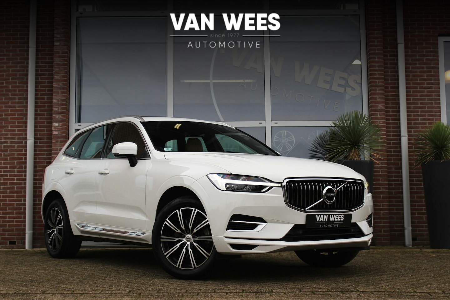 Volvo XC60 - XC60 2.0 Recharge T8 AWD Inscription | 1e eigenaar | LED | Camera | 19 inch | Dakraam | in - AutoWereld.nl