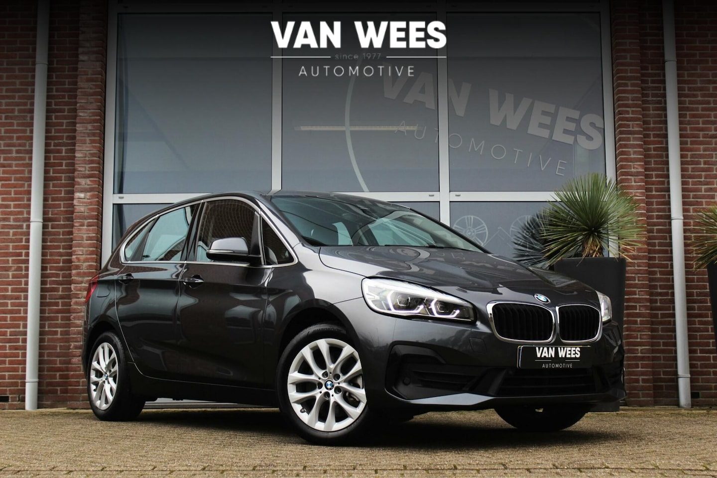 BMW 2-serie Active Tourer - 225xe F45 iPerformance Edition | 1e eigenaar | inc BTW | NL auto | LED | Head-up | Leer | - AutoWereld.nl