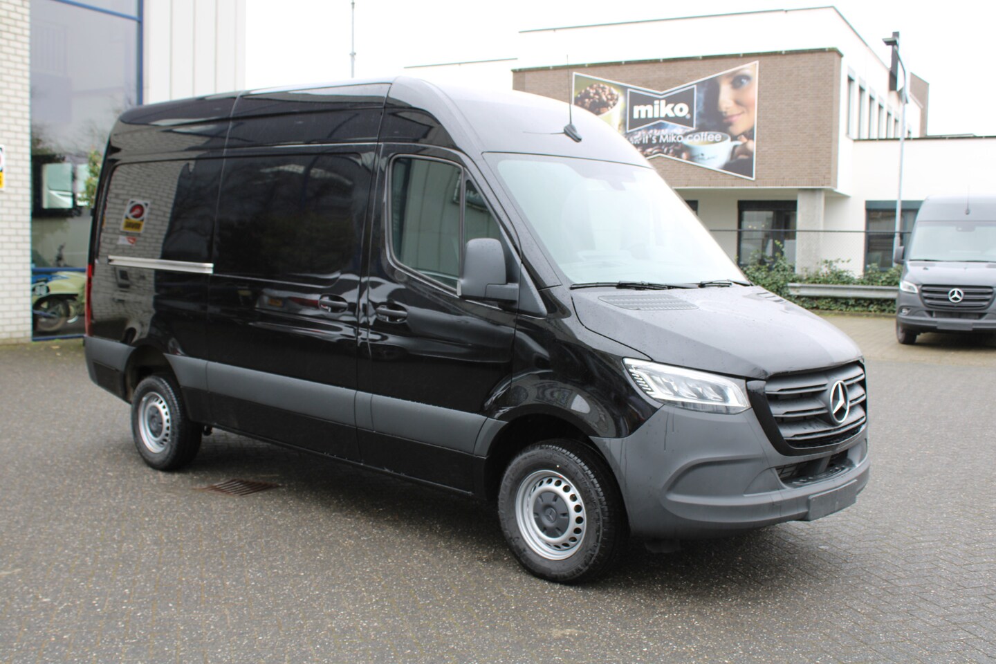 Mercedes-Benz Sprinter - 315 CDI L2H2 RWD LED koplampen, MBUX met Apple Carplay / Android Auto - AutoWereld.nl