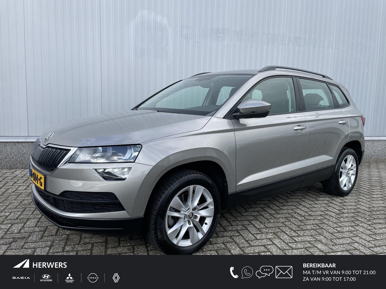 Skoda Karoq - 1.5 TSI ACT Ambition Business / Trekhaak / Full Map Navigatie / Camera / Cruise Control / - AutoWereld.nl