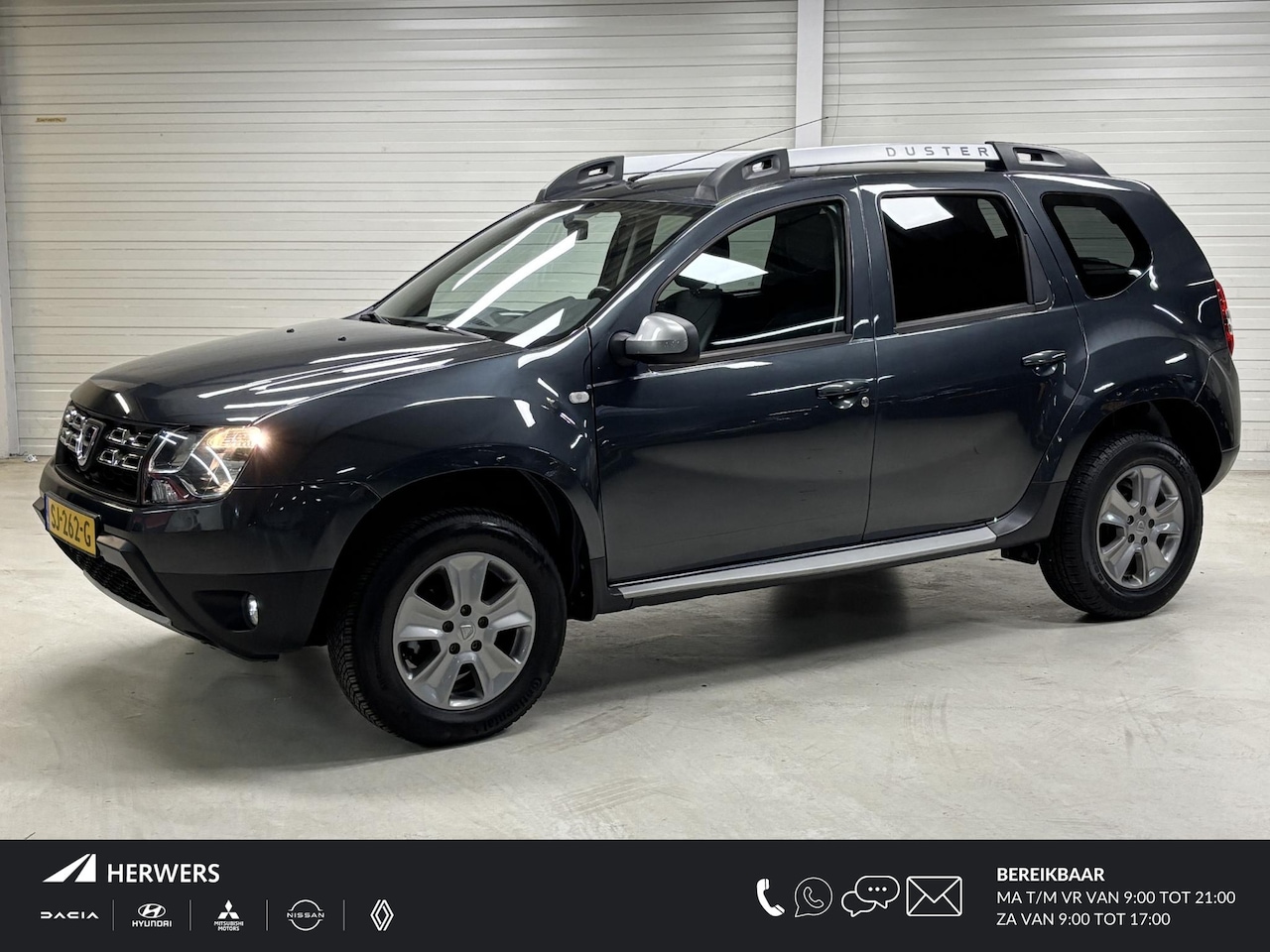 Dacia Duster - 1.2 TCe 4x2 Blackshadow / Trekhaak / Voorstoelen verwarmd / Achteruitrijcamera / Airco / C - AutoWereld.nl