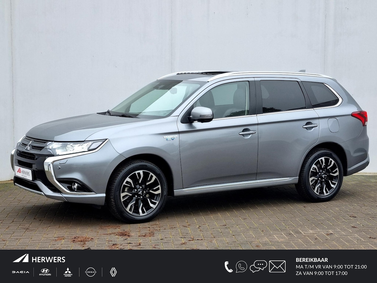 Mitsubishi Outlander - 2.0 PHEV instyle+ Automaat / Schuif-Kanteldak / Dealer Onderhouden / 1500kg Trekgewicht / - AutoWereld.nl