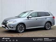 Mitsubishi Outlander - 2.0 PHEV instyle+ Automaat / Schuif-Kanteldak / Dealer Onderhouden / 1500kg Trekgewicht /