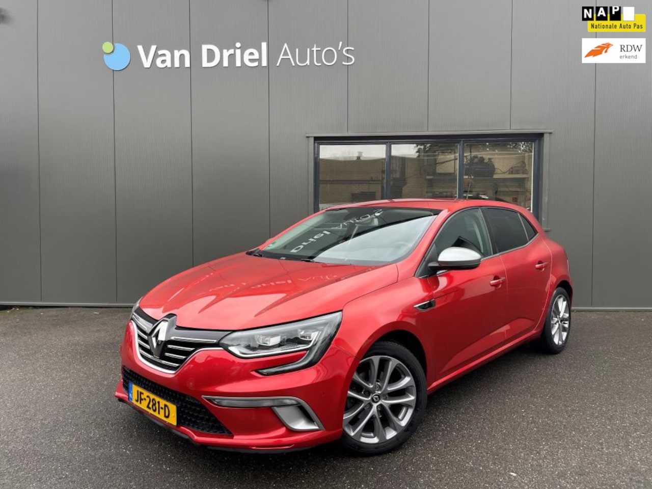 Renault Mégane - TCe 130 GT-Line / Navigatie / Camera! - AutoWereld.nl