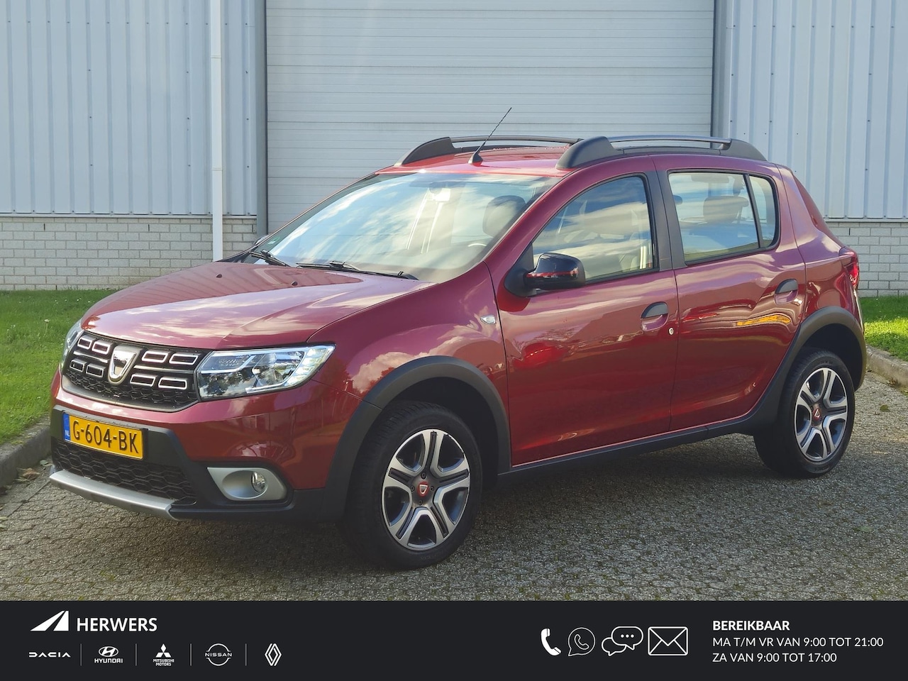 Dacia Sandero - 0.9 TCe Tech Road / 1e Eigenaar / All Season Banden / Apple Carplay / Android Auto / Navig - AutoWereld.nl