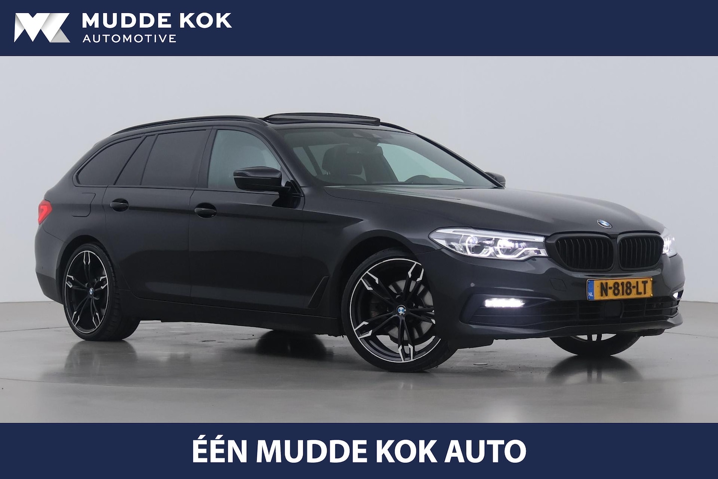 BMW 5-serie Touring - 520d High Executive | Panoramadak | Head-Up | ACC | Trekhaak | Dodehoek Detectie | 20 Inch - AutoWereld.nl