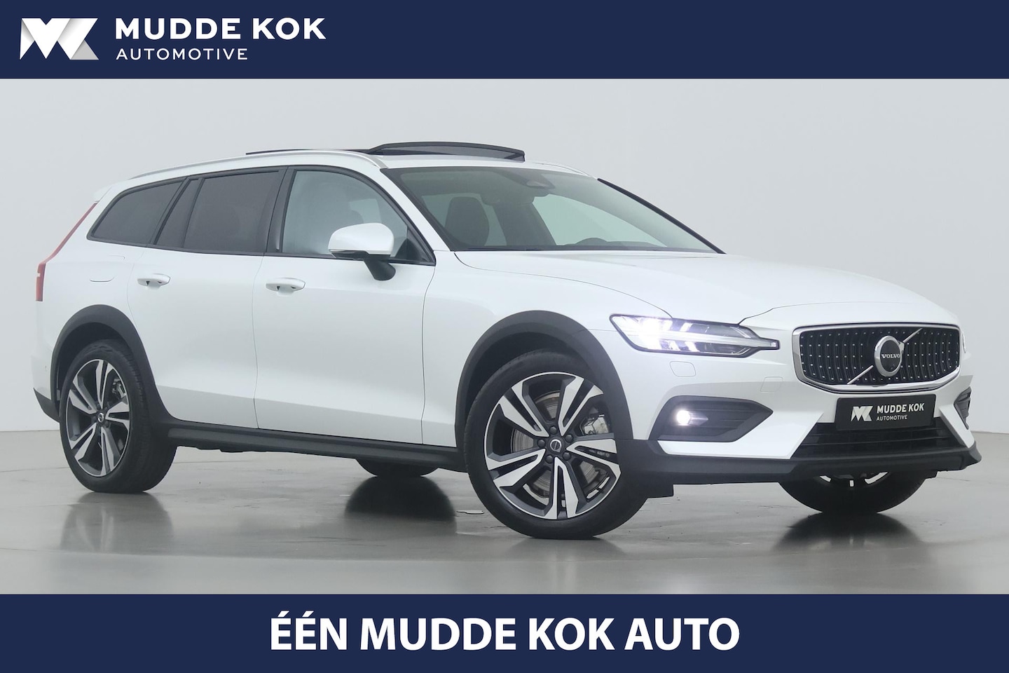 Volvo V60 Cross Country - B5 AWD Ultimate Bright | Bowers&Wilkins | Head-Up | Panoramadak | Massage+Ventilatie | 360 - AutoWereld.nl