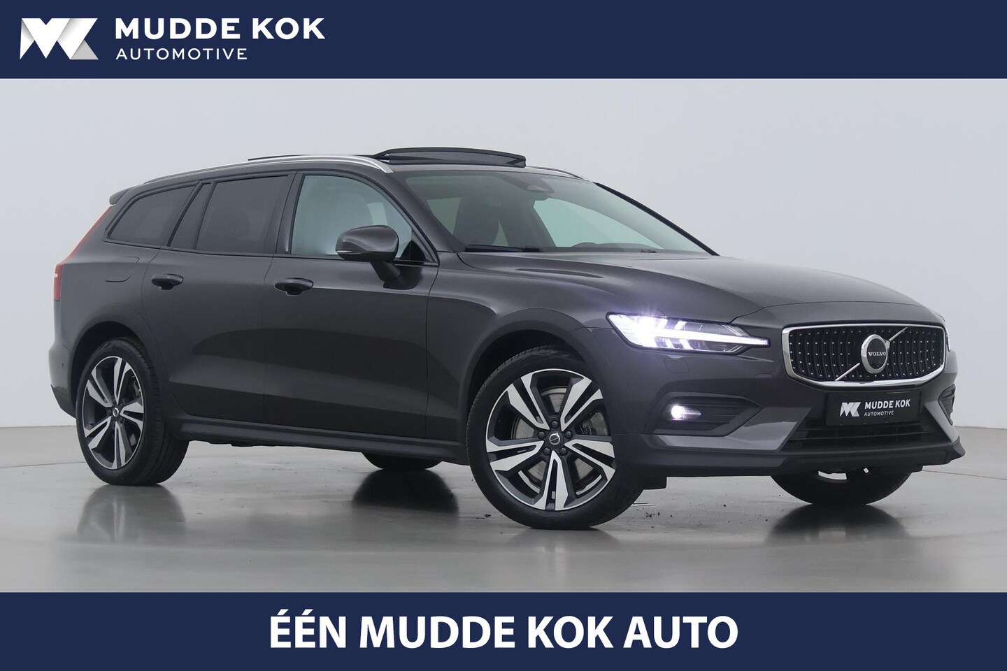 Volvo V60 Cross Country - B5 AWD Plus Bright | Panoramadak | 360° Camera | ACC | harman/kardon | BLIS | 19 Inch - AutoWereld.nl