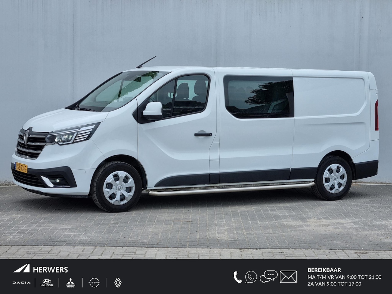 Renault Trafic - 2.0 dCi 130 T29 L2H1 DC Work Edition / Trekhaak (2500KG Trekgewicht) / 6 Persoons / Naviga - AutoWereld.nl