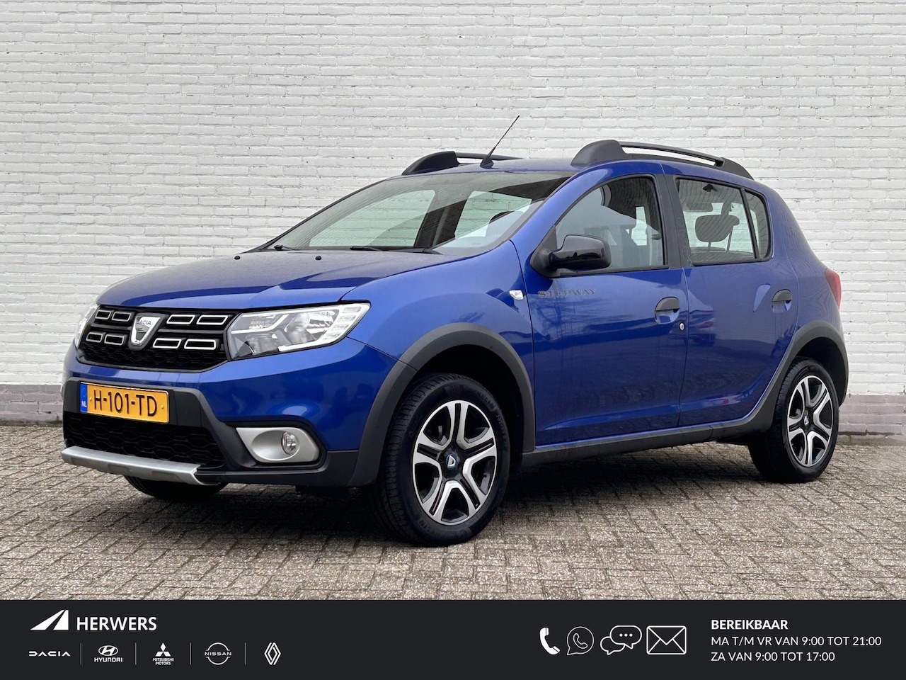 Dacia Sandero Stepway - 1.0 TCe Bi-Fuel Serie Limitee 15th Anniv. / Trekhaak / Camera / Navi / Apple carplay & and - AutoWereld.nl