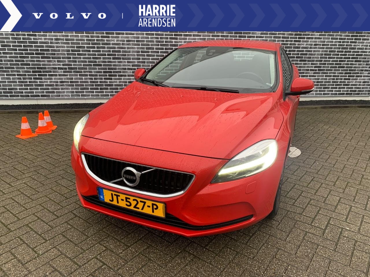 Volvo V40 - 1.5 T2 Nordic+ | Stoelverwarming | Navigatie | Parkeersensoren - AutoWereld.nl