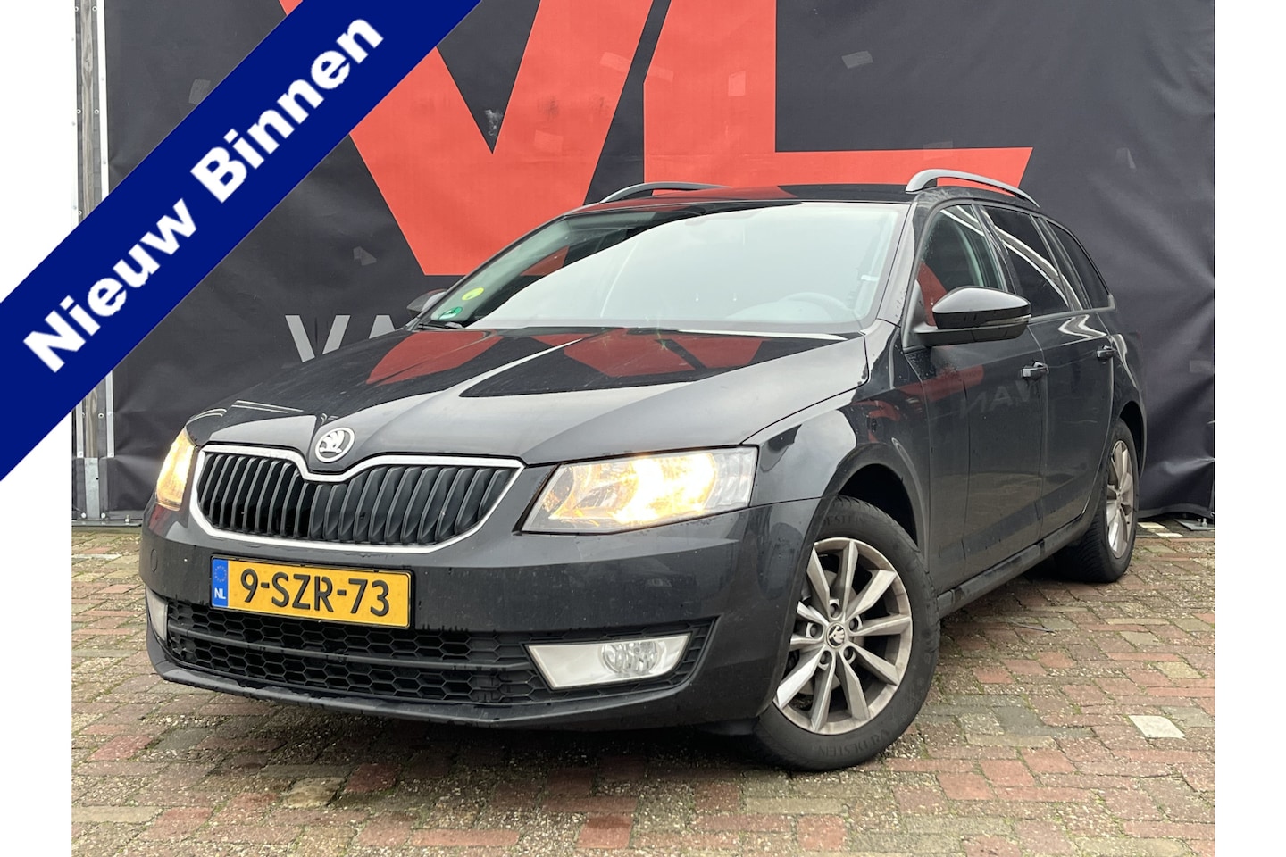 Skoda Octavia Combi - 1.6 TDI Greentech Ambition Businessline | Nieuw Binnen! | Cruise | Navi | Sensoren | - AutoWereld.nl