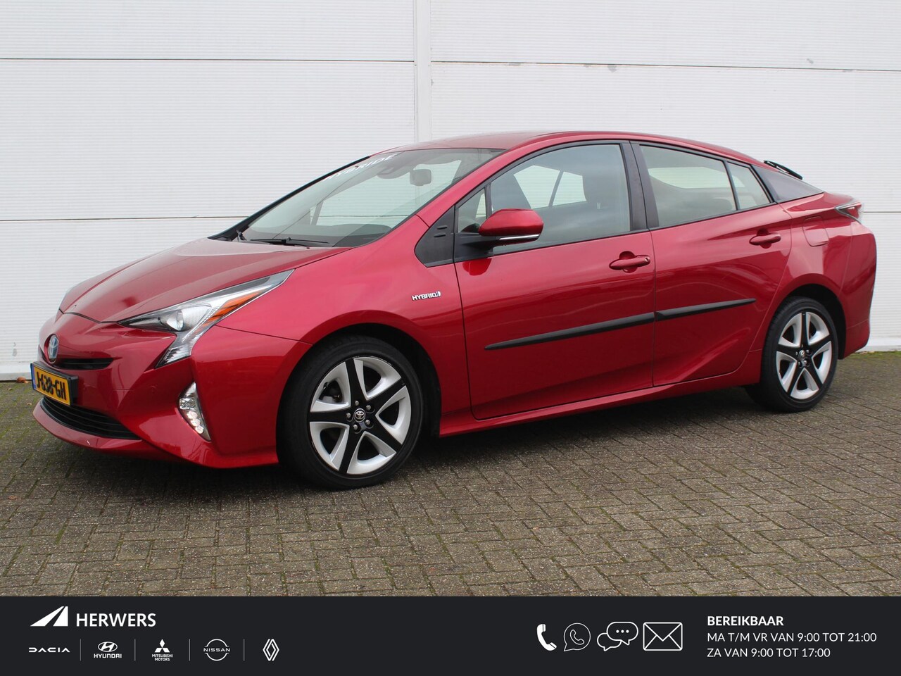 Toyota Prius - 1.8 Dynamic Hybrid / Achteruitrijcamera / Navigatie + Apple Carplay/Android Auto / Climate - AutoWereld.nl