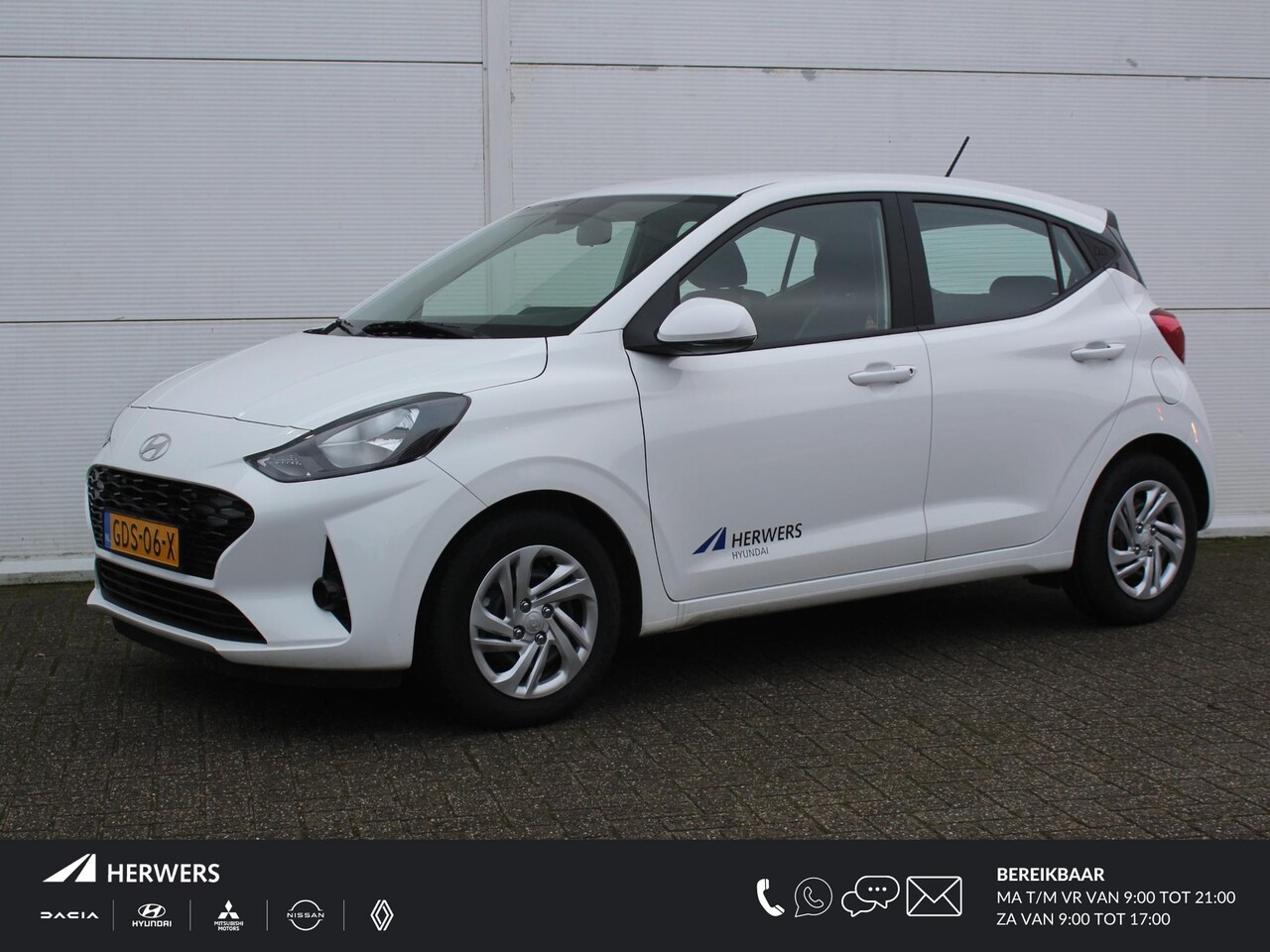 Hyundai i10 - 1.0 Comfort Smart / Navigatie + Apple CarPlay & Android Auto / Achteruitrijcamera / Airco - AutoWereld.nl