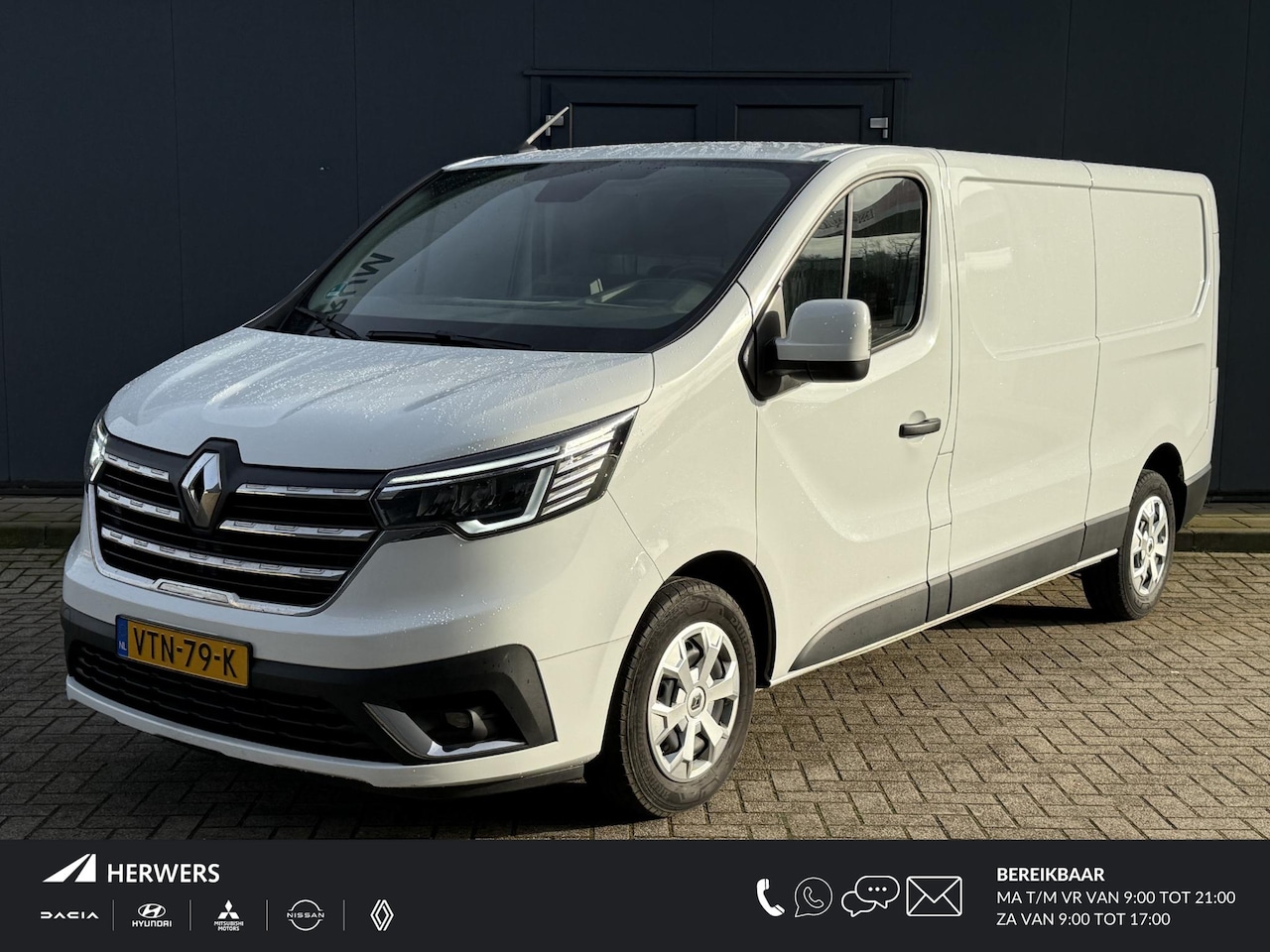 Renault Trafic - 2.0 dCi 130 T30 L2H1 Work Edition / Trekhaak (trekgewicht 2500 kg)  / Apple Carplay  / Cru - AutoWereld.nl