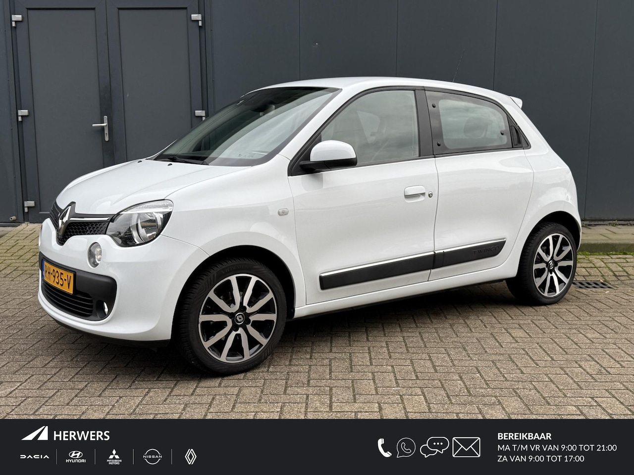 Renault Twingo - 1.0 SCe Intens Automaat / Airco / Navigatie / Achteruitrijcamera / Cruise Control / DAB / - AutoWereld.nl