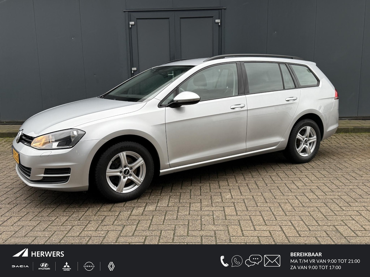 Volkswagen Golf Variant - 1.2 TSI Business Edition Automaat / All Season Banden / Navigatie / Cruise Control / Stoel - AutoWereld.nl