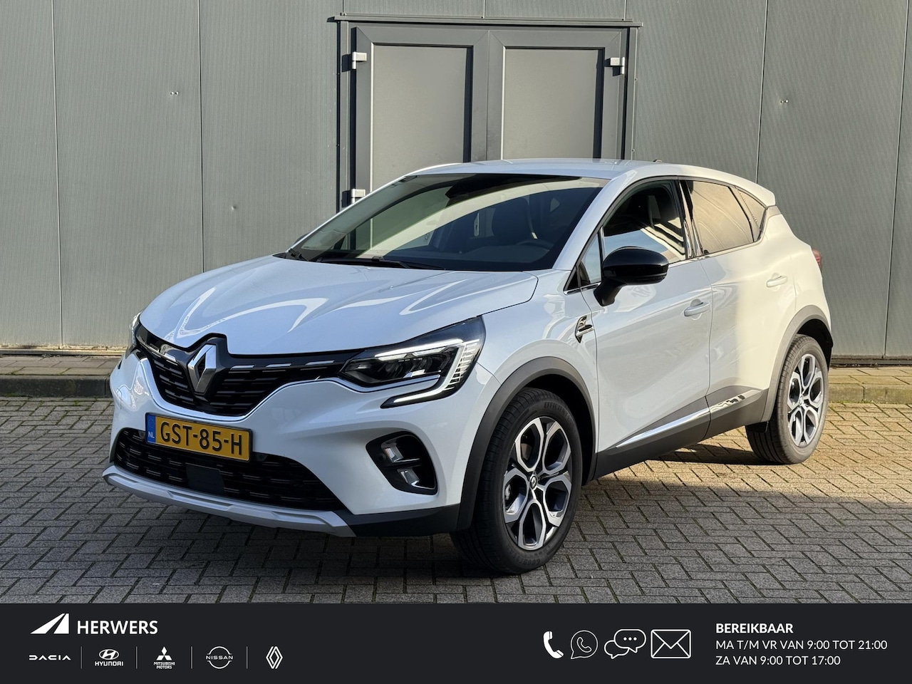 Renault Captur - 1.3 TCe 140 Intens / Navigatie / Stoelverwarming / 1500 kg trekgewicht / Stuurverwarming / - AutoWereld.nl