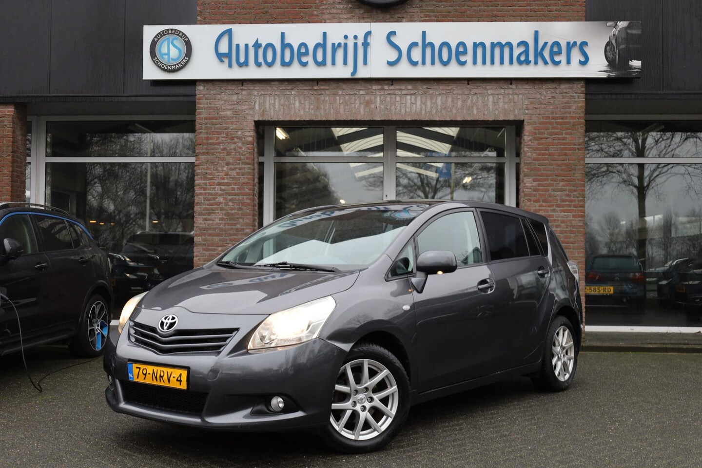 Toyota Verso - 1.8 VVT-i Business 7-PERS. CAMERA PANO TREKHAAK NAVI CRUISE 17"LMV CLIMA NAP - AutoWereld.nl