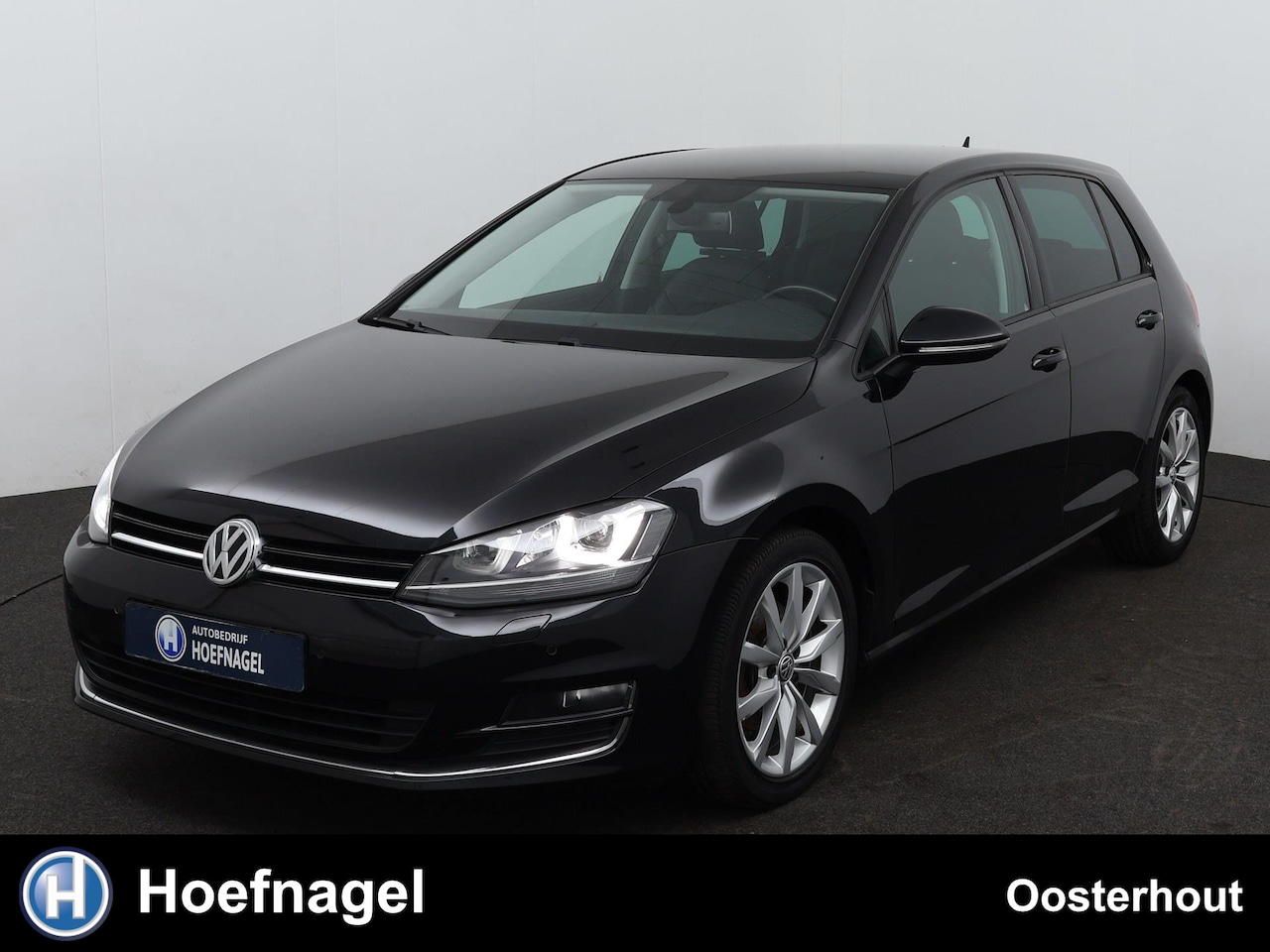 Volkswagen Golf - 1.4 TSI ACT Highline Automaat | Stoelverwarming | Navigatie | Parkeersensoren - AutoWereld.nl