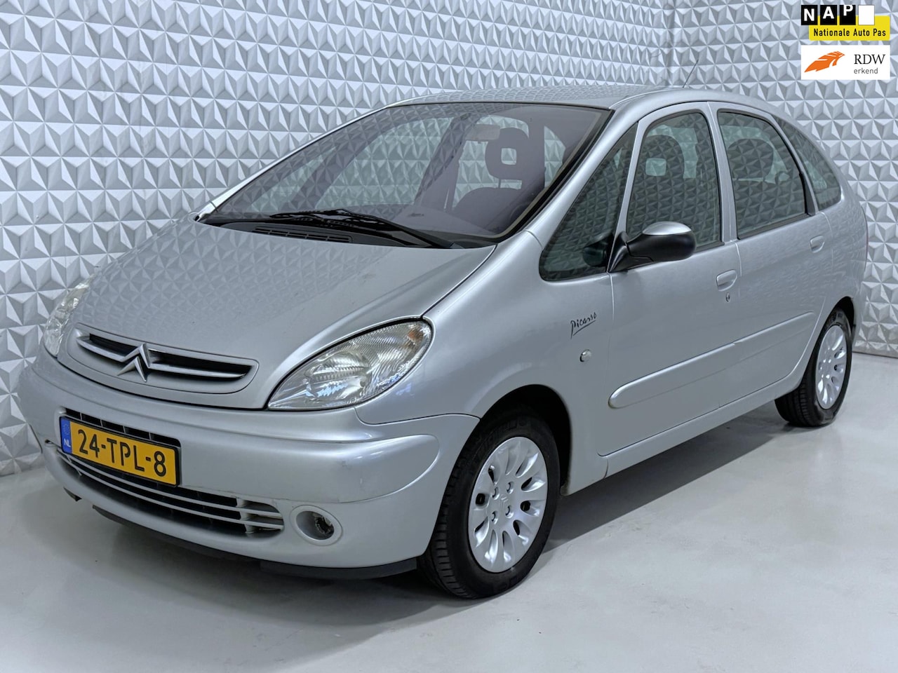 Citroën Xsara Picasso - 2.0i-16V AUTOMAAT / 156.000km (2003) - AutoWereld.nl