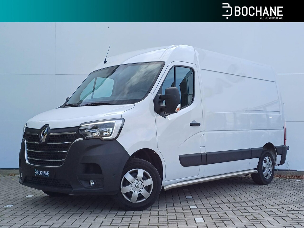 Renault Master - 2.3 dCi 135 T35 L2H2 Work Edition Navigatie / Parkeersensoren + Camera / Trekhaak / Cruise - AutoWereld.nl