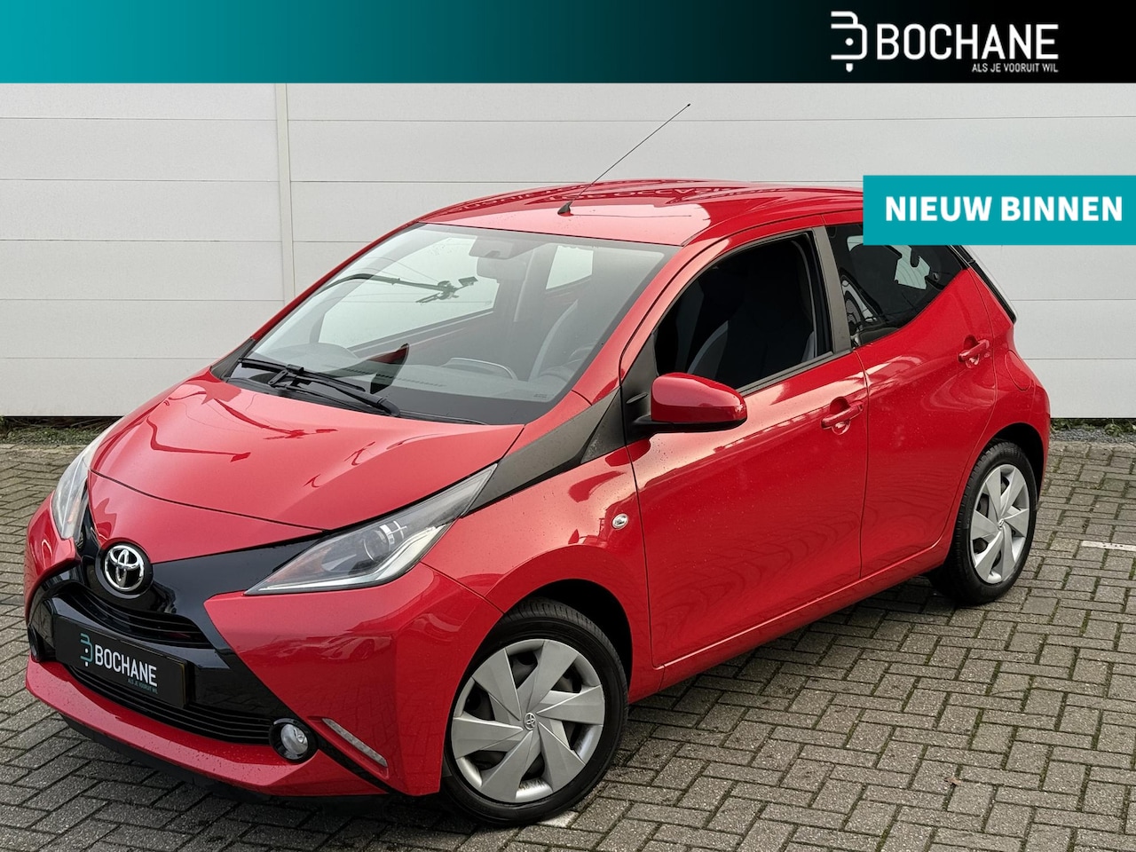 Toyota Aygo - 1.0 VVT-i x-play | 5-deurs | Camera | Cruise | Airco | Onderhoudhistorie! - AutoWereld.nl