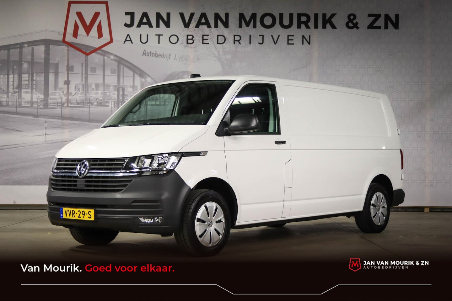 Volkswagen Transporter - 2.0 TDI L2H1 28 Comfortline EURO 6| AIRCO | CRUISE | NAVIGATIE | DAB |  APPLE | TREKHAAK - AutoWereld.nl