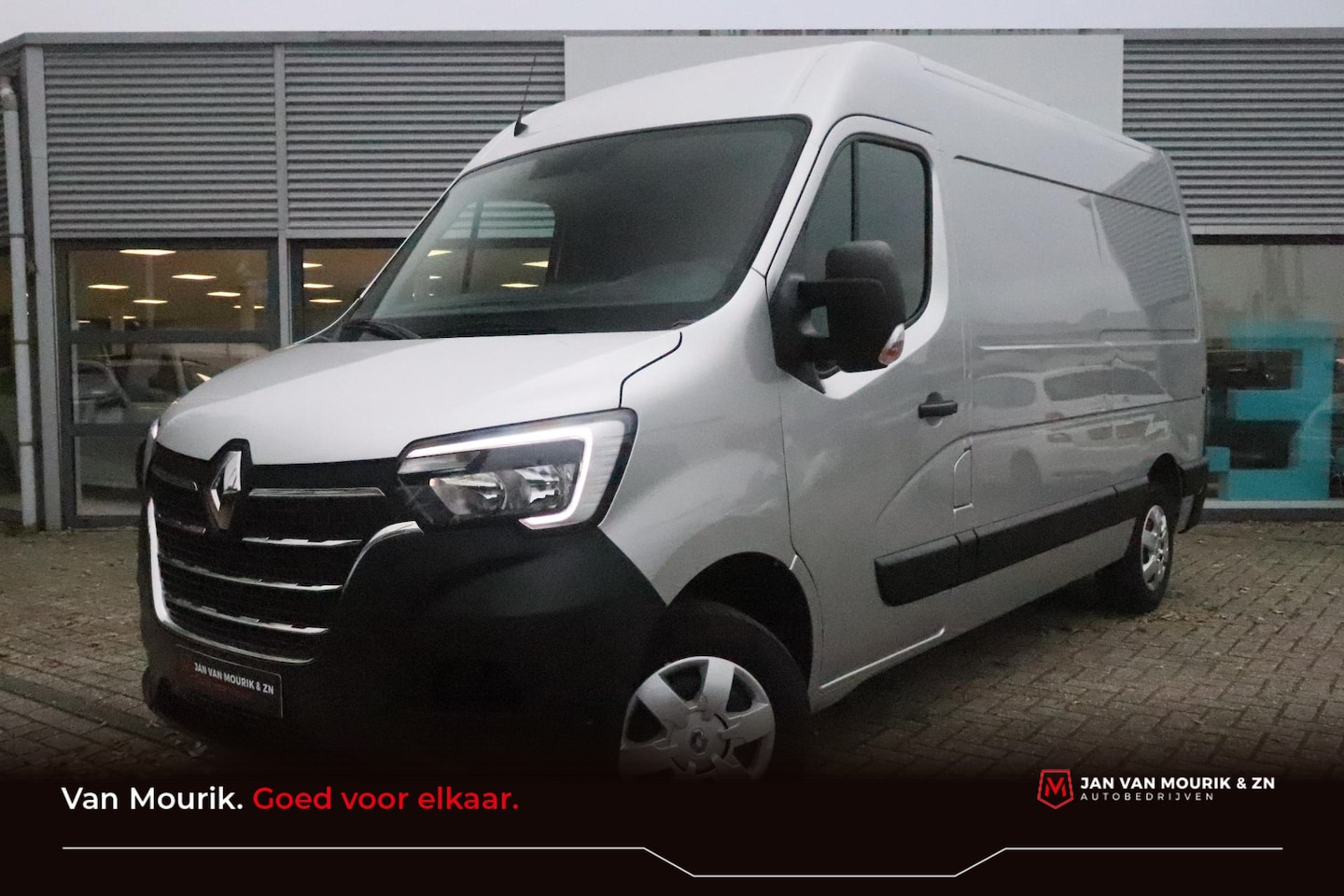 Renault Master - T33 2.3 dCi 135 L2H2 Work Edition | Navigatie | Trekhaak | Camera | - AutoWereld.nl