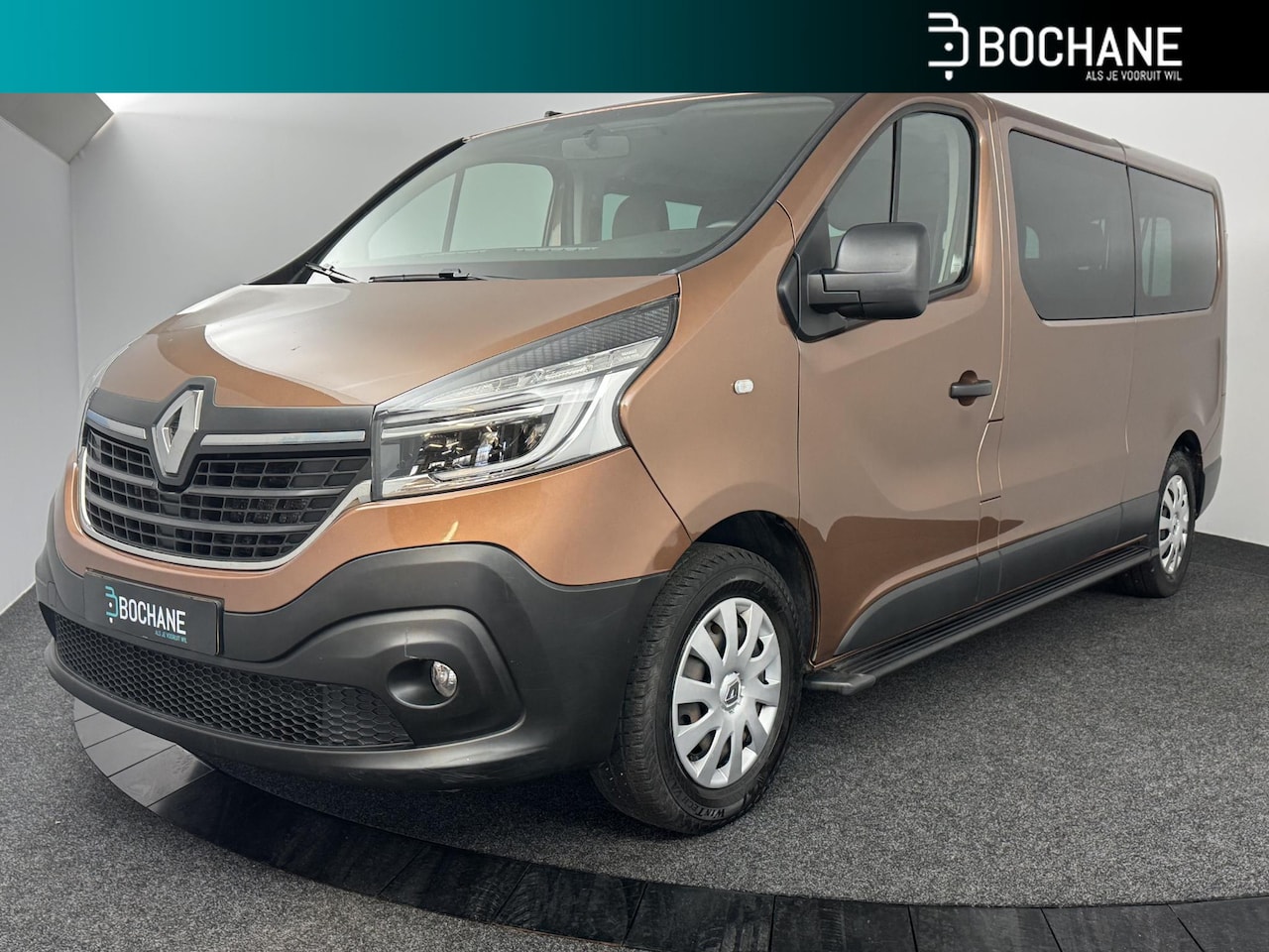 Renault Trafic Passenger - 2.0 dCi 120 Grand Zen | 9 persoons | Navi | Airco | Cruise | Sidebars | Trekhaak | Sidebar - AutoWereld.nl