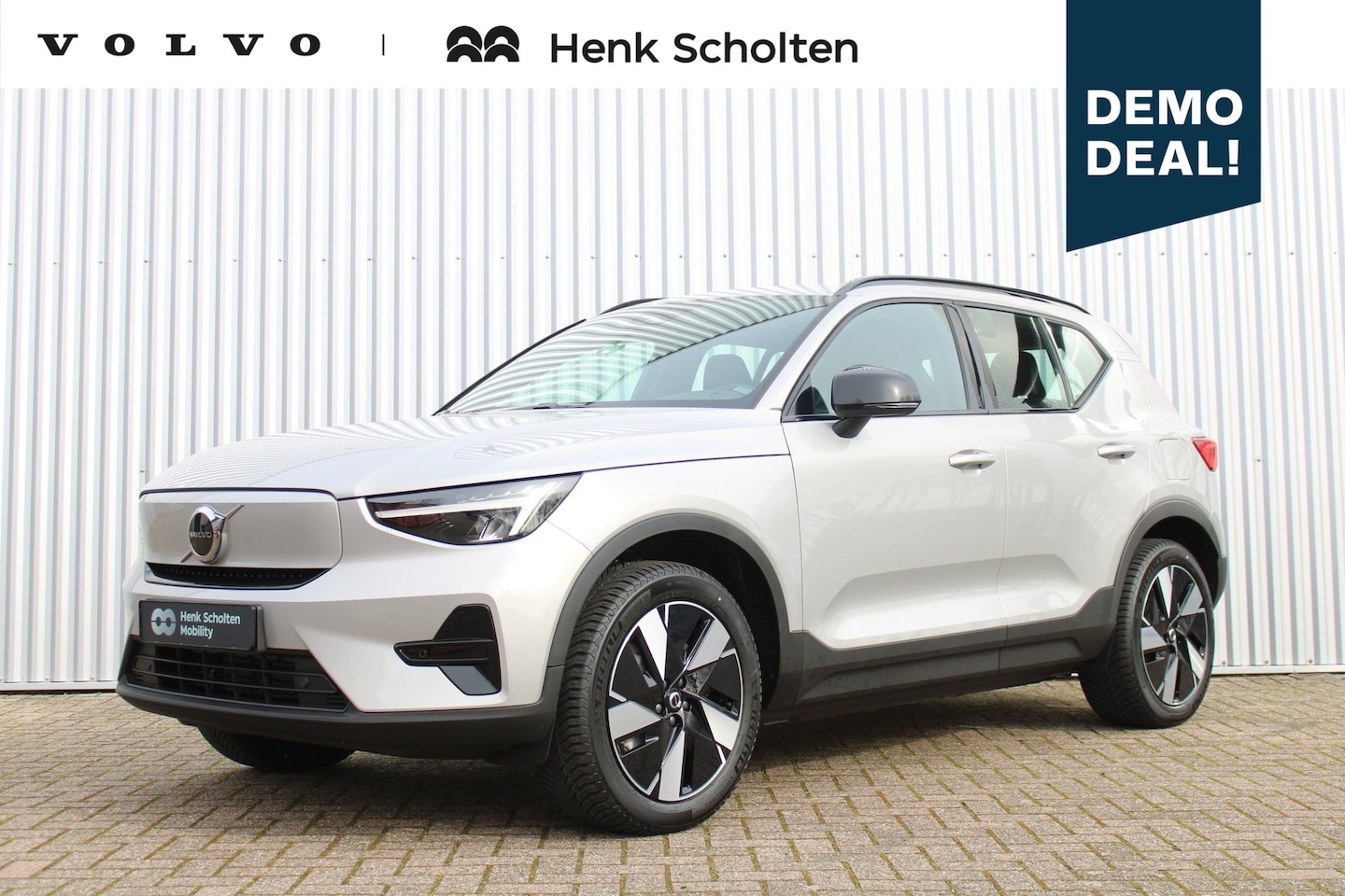 Volvo XC40 - Single Motor Extended Range Plus 82 kWh Adaptieve Cruise Control, Trekhaak, Google Serivce - AutoWereld.nl