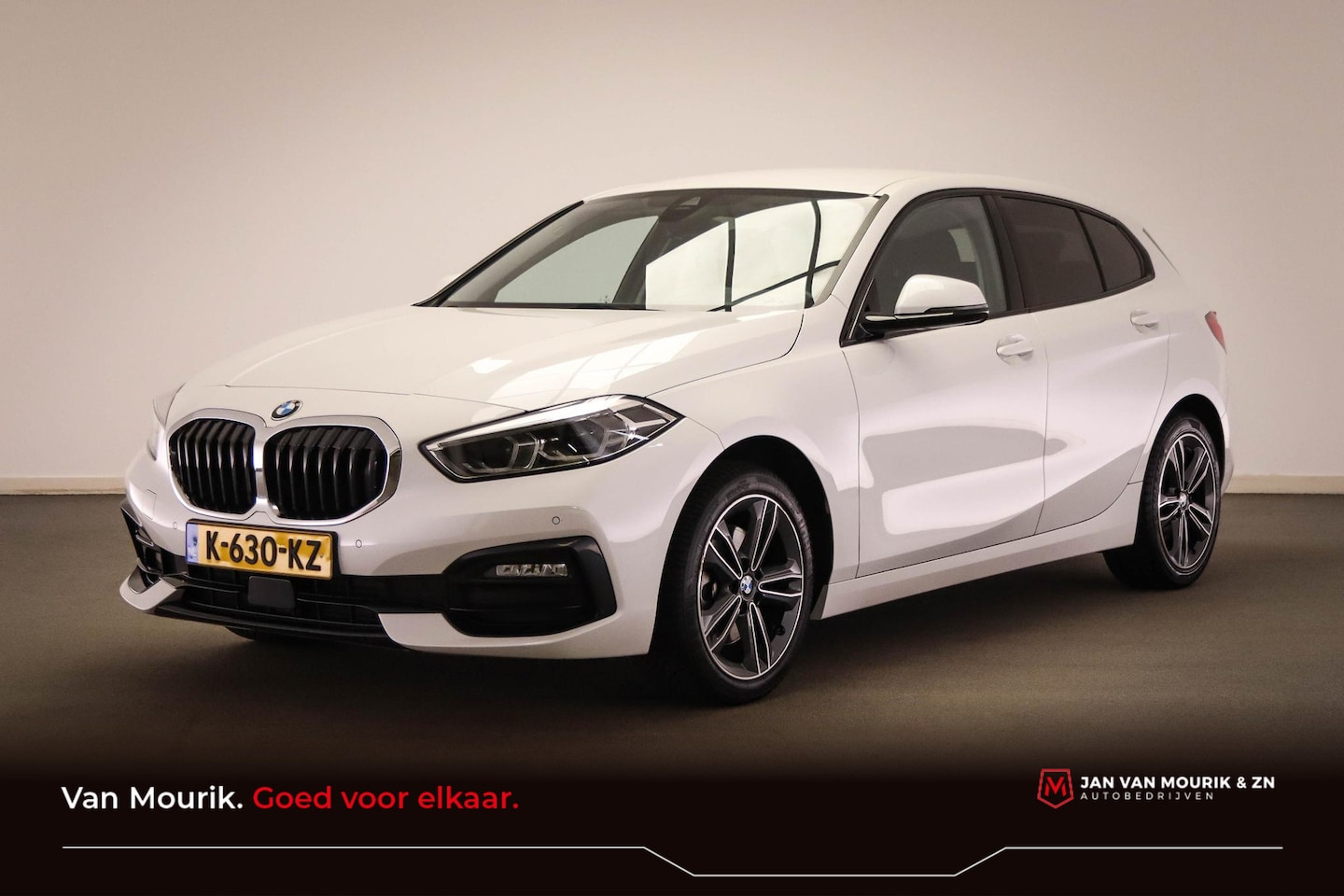 BMW 1-serie - 118i Executive Sportline | LIVE COCKPIT PROF.  PACK | LED | HALF LEDER | DAB | APPLE | PDC - AutoWereld.nl