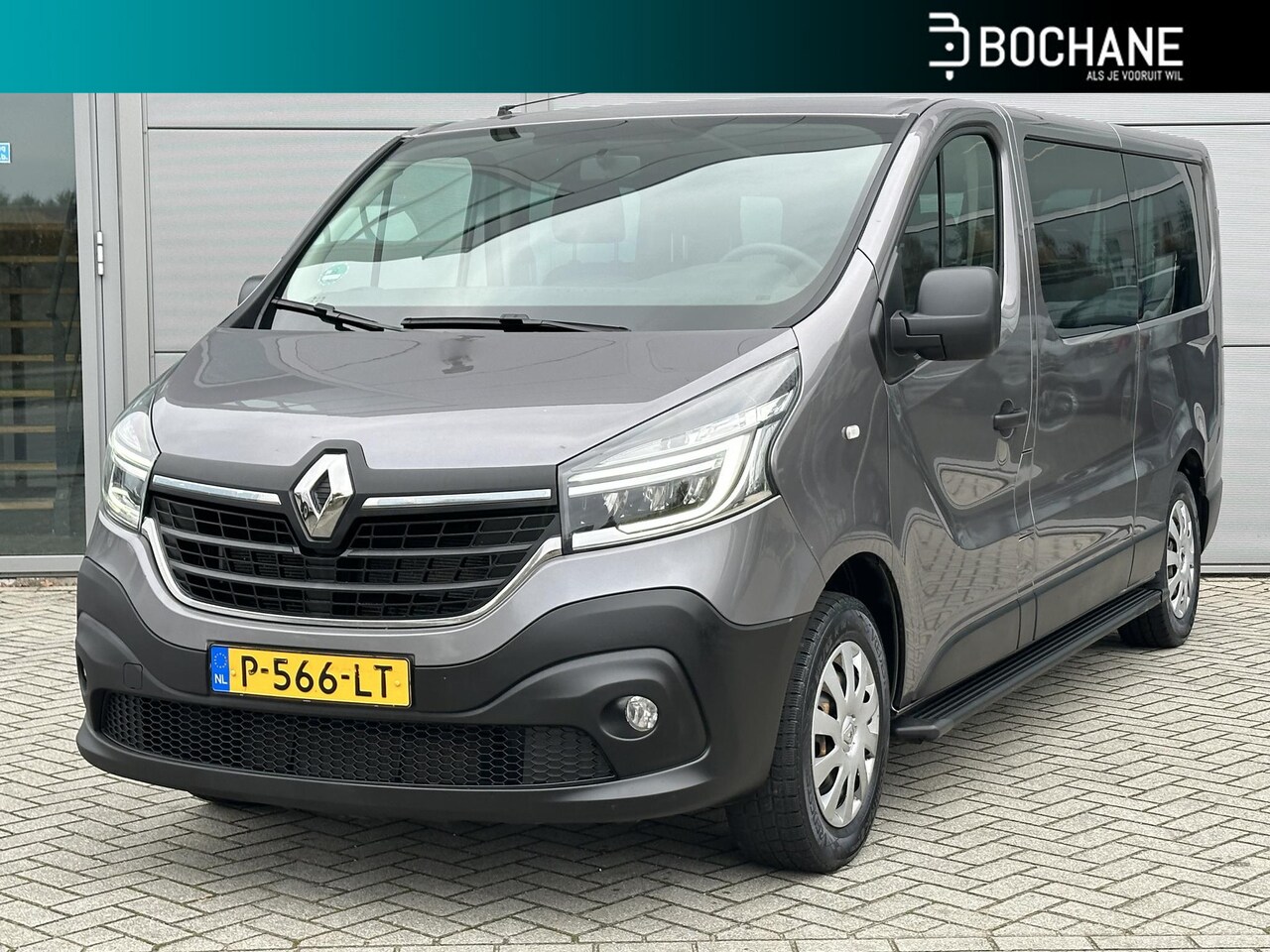 Renault Trafic Passenger - 2.0 dCi 120 Grand Zen | 9-Persoons | Navigatie | Trekhaak | Sidesteps - AutoWereld.nl